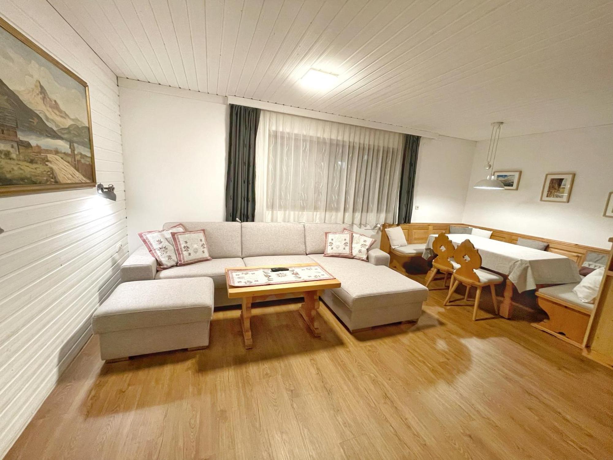 Pension Erlhof Saalfelden Bagian luar foto